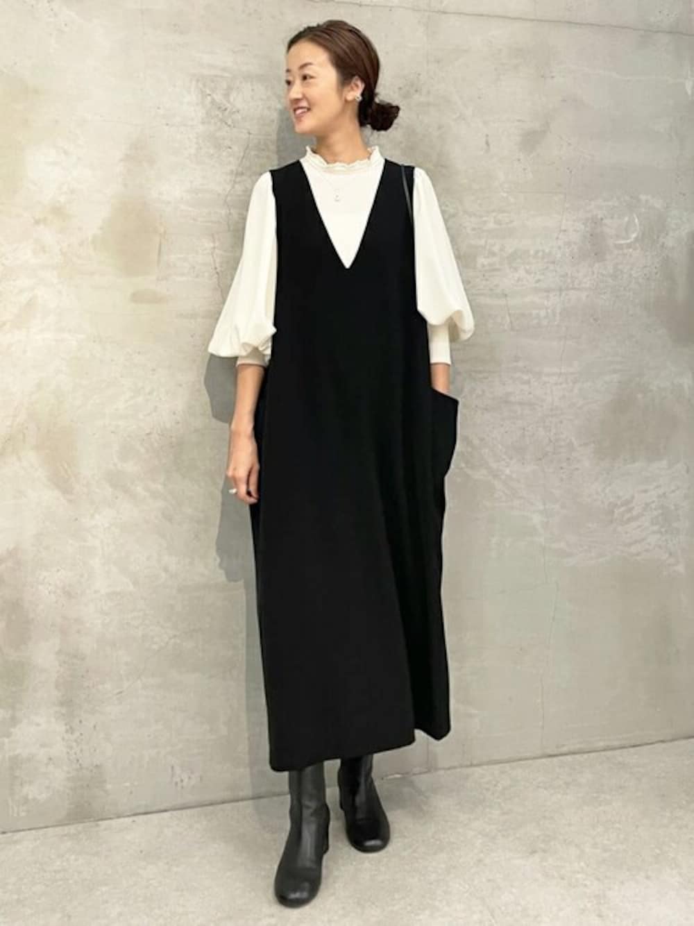 「ゆったり、体型カバー、ビアズリー、BEARDSLEY」｜「LIVETARTの《LIVETART》コクーンジャンパースカート（ワンピース、ブラック系）」を使った、BEARDSLEYさん（レディース・166cm）の秋コーディネートの1枚目の写真