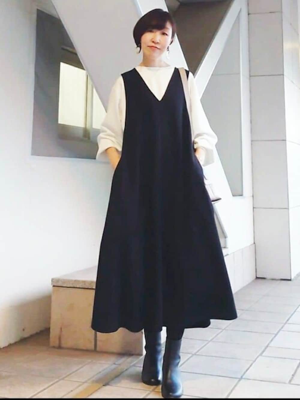 「ゆったり、体型カバー、ビアズリー、BEARDSLEY」｜「BEARDSLEYのブークレフレアーワンピース（ワンピース、ブラック系）」を使った、BEARDSLEYさん（レディース・164cm）の冬コーディネートの1枚目の写真