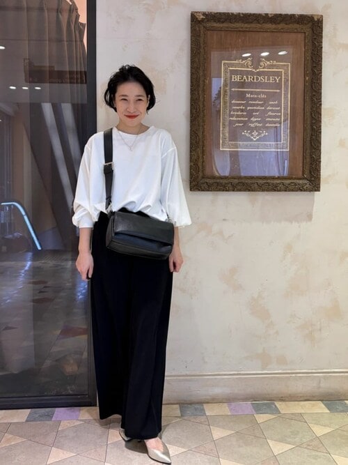 新品BEARDSLEY トロミジャージーバギーパンツ ¥25,300ライトグレー 新品BEARDSLEY トロミジャージーバギーパンツ ¥25,300ライトグレー