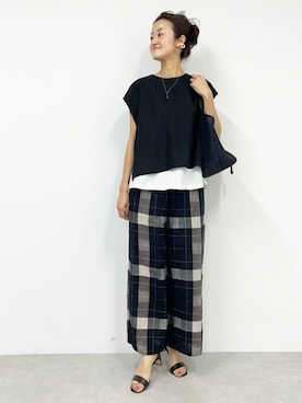 「BEARDSLEY」｜「アイテム（サンダル）」を使った、BEARDSLEYさん（レディース・166cm）の春コーディネート