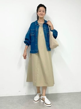 「BEARDSLEY」｜「アイテム（デニムジャケット）」を使った、BEARDSLEYさん（レディース・166cm）の春コーディネート