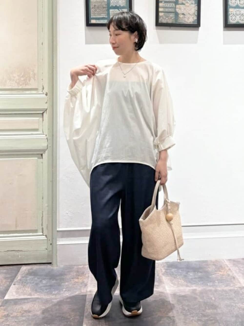 「ゆったり、体型カバー、ビアズリー、BEARDSLEY」｜「BEARDSLEYのマルチウエストリブパンツ（その他パンツ、ブルー系）」を使った、BEARDSLEYさん（レディース・157cm）の春コーディネートの1枚目の写真