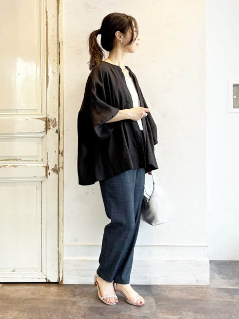 「ゆったり、体型カバー、ビアズリー、BEARDSLEY」｜「BEARDSLEYのリネン羽織（ブルゾン、ブラック系）」を使った、BEARDSLEYさん（レディース・157cm）の夏コーディネートの1枚目の写真