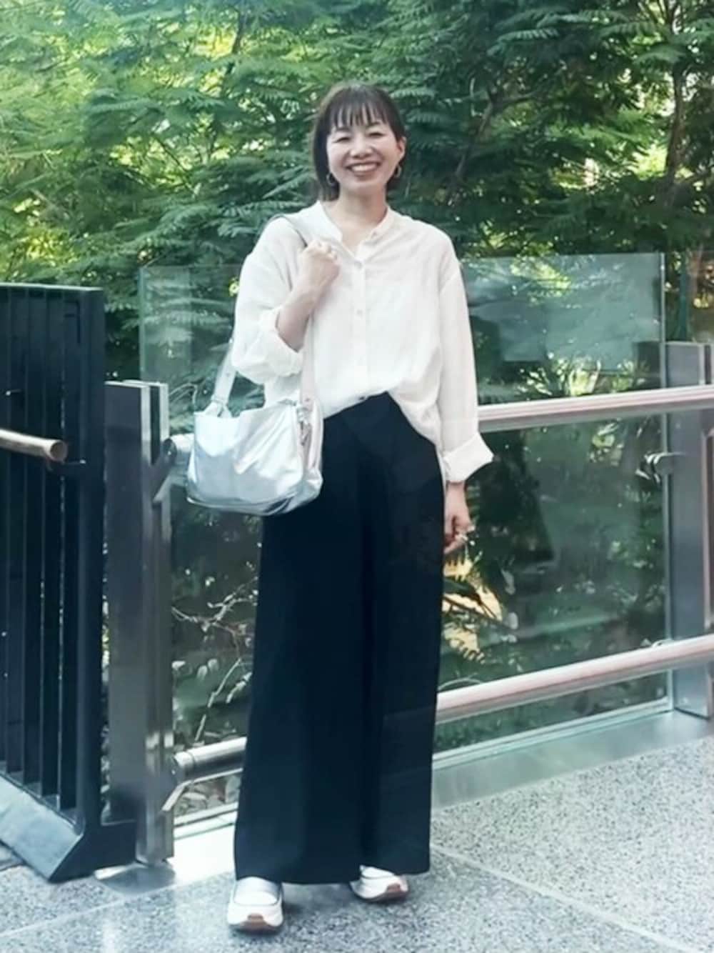 「ゆったり、体型カバー、ビアズリー、BEARDSLEY」｜「BEARDSLEYの麻混オーバーシャツ（シャツ/ブラウス、ホワイト系）」を使った、BEARDSLEYさん（レディース・160cm）の夏コーディネートの1枚目の写真