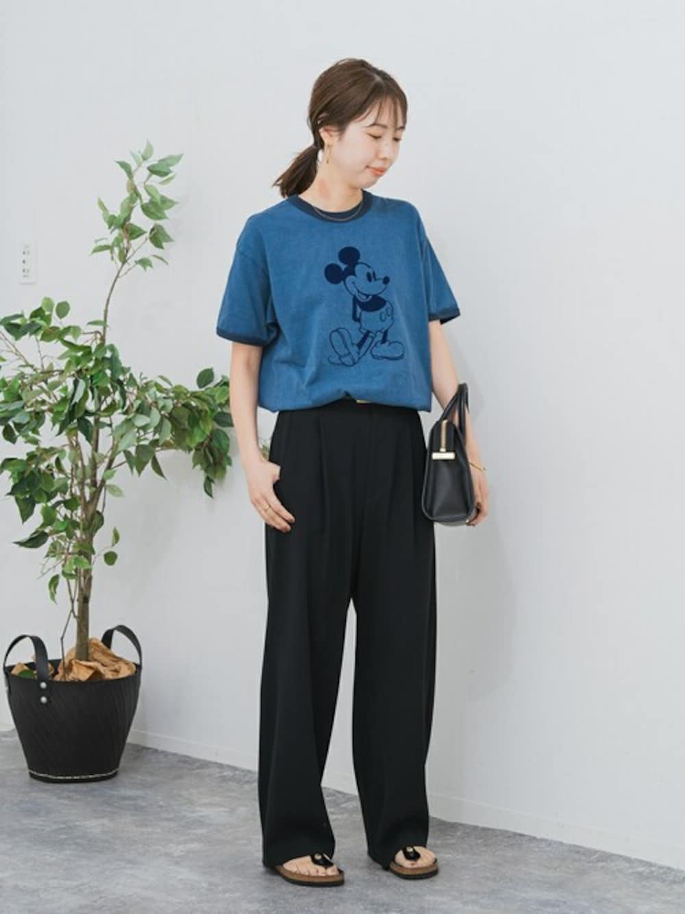 「ミッキー、夏コーデ、ミッキーT、Spick & Span(Spick & Span)」｜「Spick & SpanのGOOD ROCK SPEED / グッドロックスピード  / ミッキー / リンガーTシャツ（Tシャツ/カットソー、ブルー系）」を使った、さく*さん（レディース・161cm）の冬コーディネートの1枚目の写真