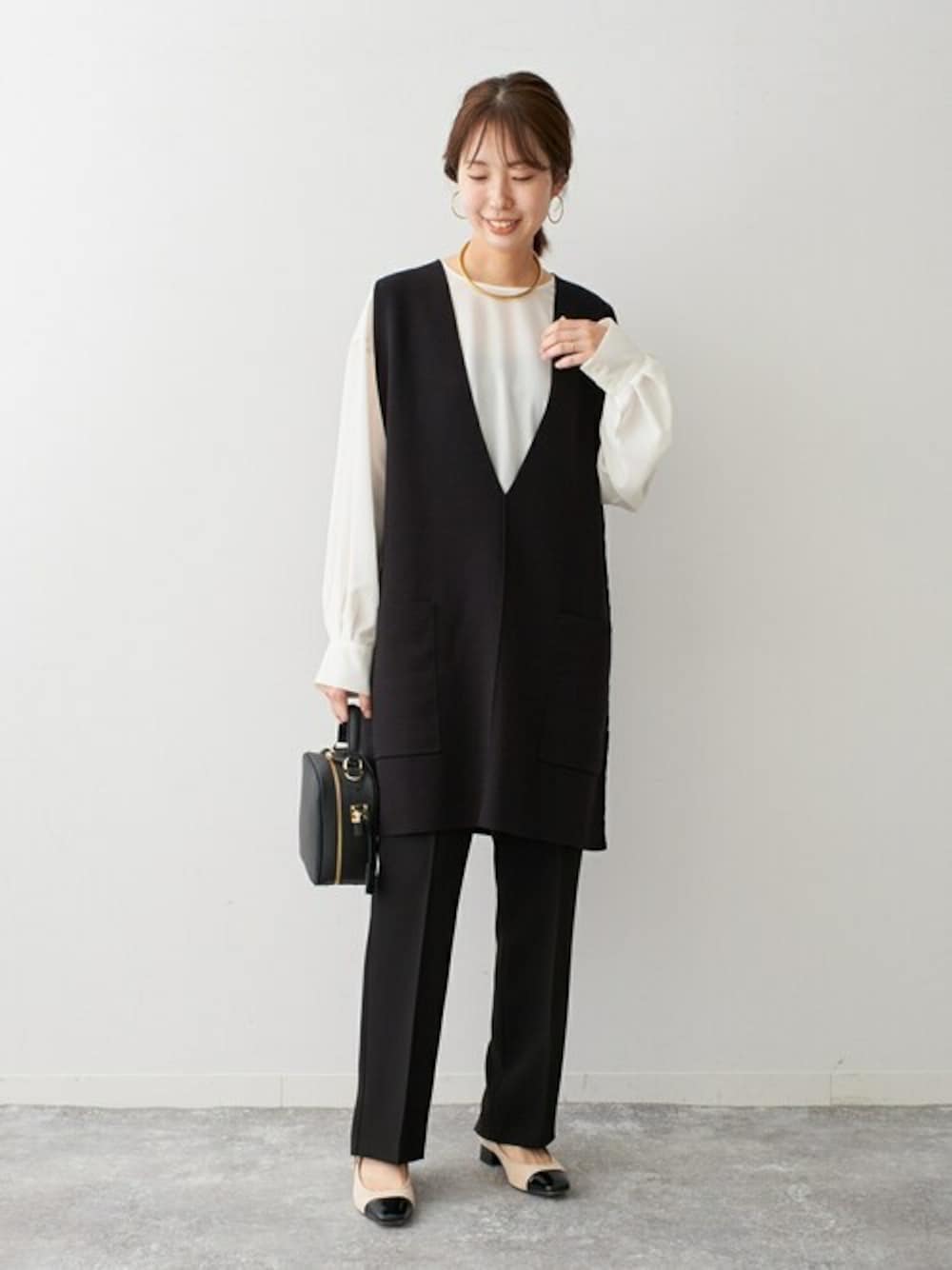 「フォーマル、キレイ目、オケージョン、オケージョンスタイル、オフィススタイル、Spick & Span(Spick & Span)、フォーマル/セレモニー」｜「Spick & Spanの《WEB限定》C/Rニットベスト（ベスト、ブラック系）」を使った、さく*さん（レディース・161cm）の冬コーディネートの1枚目の写真