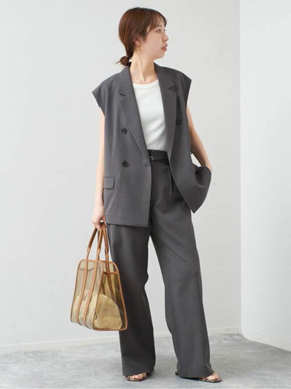 「セットアップ、ss、fashion、オフィスカジュアル、スピック＆スパン、WOMEN、Spick & Span(Spick & Span)」｜「Spick & Spanのドライメランジジレ（ベスト、グレー系）」を使った、さく*さん（レディース・161cm）の春コーディネートの1枚目の写真
