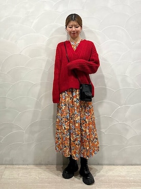 「スキッパーニット」｜「アイテム（アクセサリー）」を使った、藤原さん（レディース・162cm）の秋コーディネート