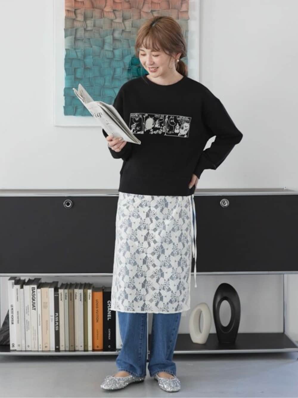 「お出かけコーデ、ムーミン、moomin、春コーデ、スウェットコーデ、AMERICAN HOLIC、アメリカンホリック」｜「MOOMINのMoomin コミック柄プリント裏毛プルオーバー（スウェット、ブラック系）」を使った、kana¨̮*さん（レディース・160cm）の冬コーディネートの1枚目の写真