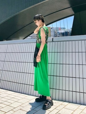 「CHIGNON（シニヨン）のアイテム（その他トップス）」を使った、ROSE BUD STAFFさん（レディース・166cm）の夏コーディネート