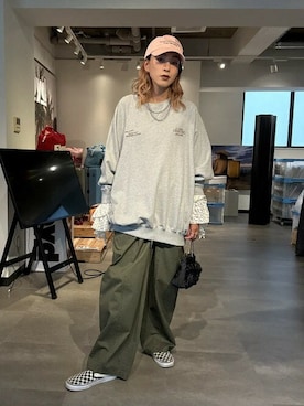 「アイテム（カーゴパンツ）」を使った、ROSE BUD STAFFさん（レディース・165cm）の秋コーディネート