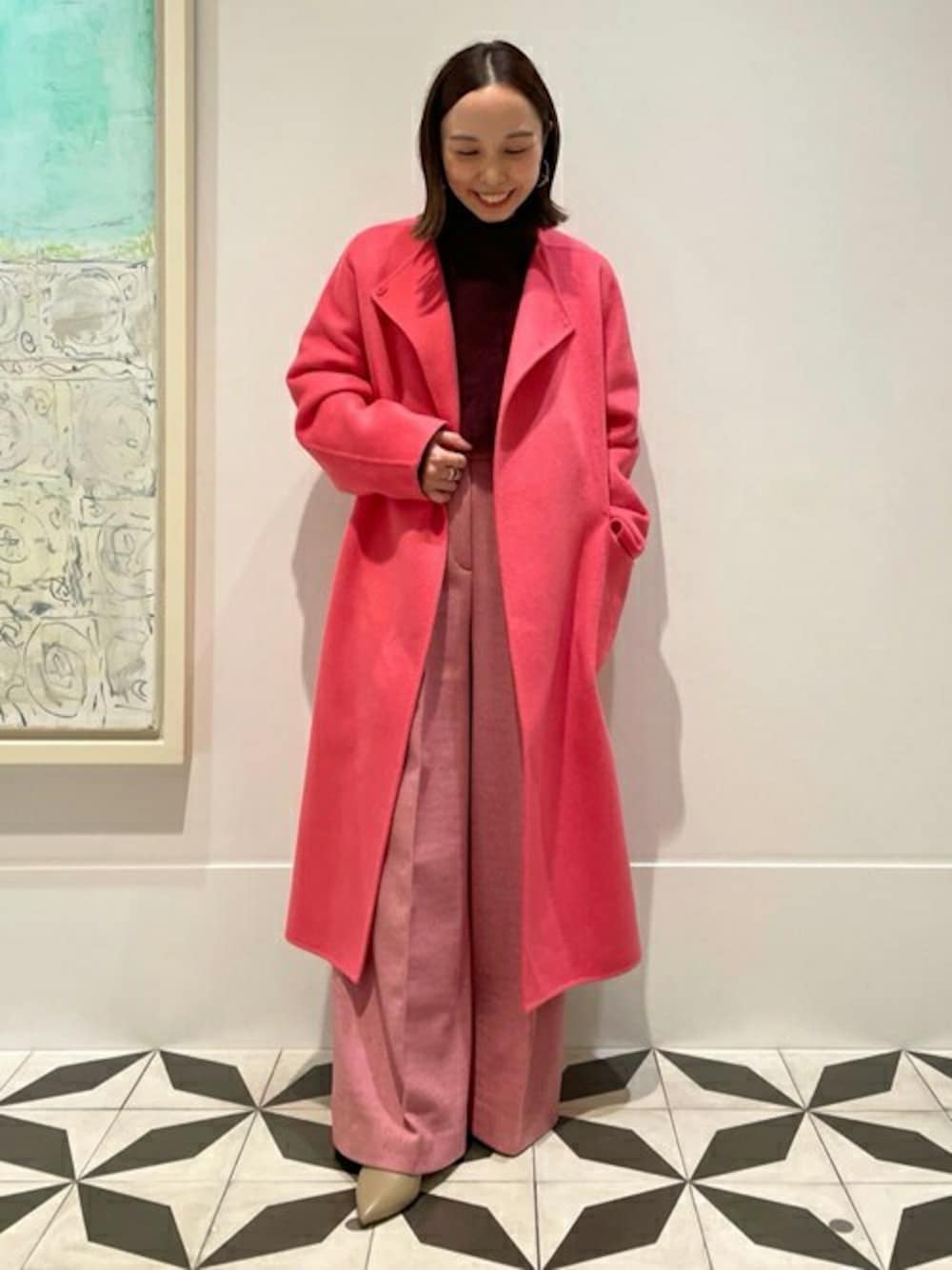 「ピンク、ワントーンコーデ、ショートブーツ、大人カジュアル、ノーカラーコート、ワイドパンツ、トゥモローランド、TOMORROWLAND、ballsey、BAR JEWELLERY」｜「BALLSEYのプレミアムウールリバー ノーカラーコート（ノーカラーコート、ピンク系）」を使った、Fukurono_TOMORROWLANDさん（レディース・153cm）の秋コーディネートの1枚目の写真