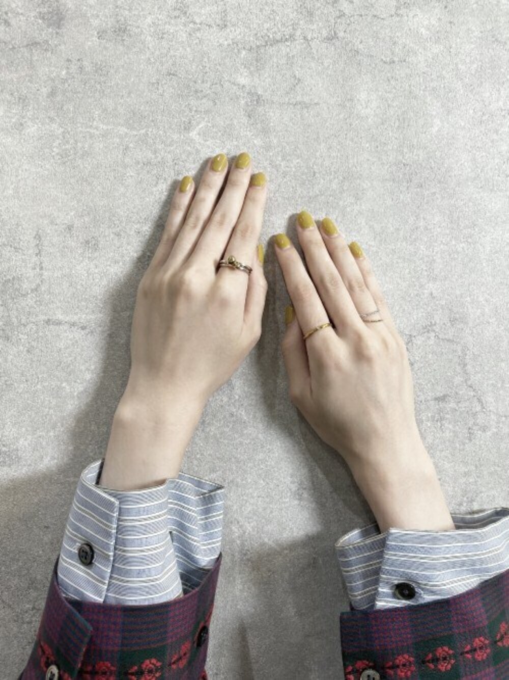「リング、アクセサリー、かっこいい、リング重ね付け、ジェンダーレス、冬のコーデ、and cloud、アンドクラウド」｜「and cloudのCatnap Set Ring（リング、ゴールド系）」を使った、and cloudさん（レディース・160cm）の冬コーディネートの1枚目の写真
