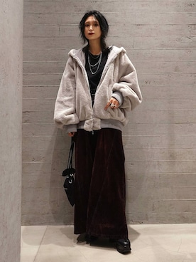 「アイテム（デニムパンツ、レッド系）」を使った、sayaさん（レディース・157cm）の秋コーディネート