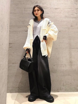 「HARE（ハレ）のカーブワイドデニムパンツ(HARE)（デニムパンツ、ブラック系）」を使った、sayaさん（レディース・157cm）の秋コーディネート