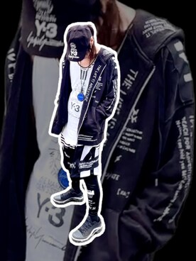 スニーカーを使った モードストリート の人気ファッションコーディネート Wear