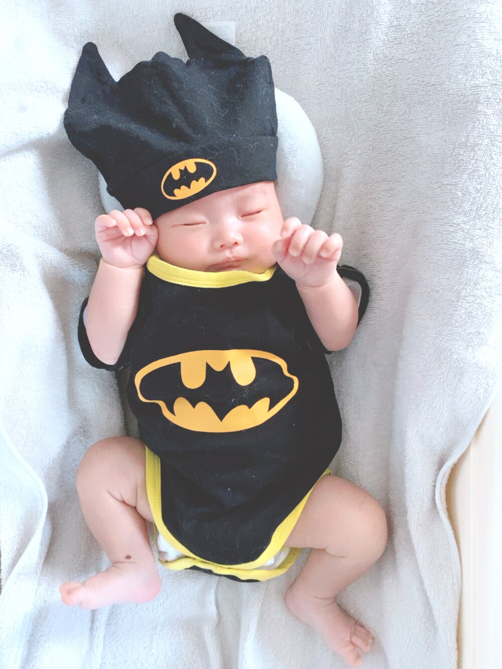 「バットマン、ベビーコーデ」｜「BATMANのアイテム（ロンパース、ブラック系）」を使った、ビタミンCHIHIROさん（レディース・152cm）の秋コーディネートの1枚目の写真