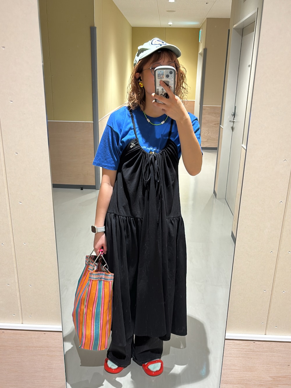 CAMPERのサンダル（レッド系）を使った人気ファッション