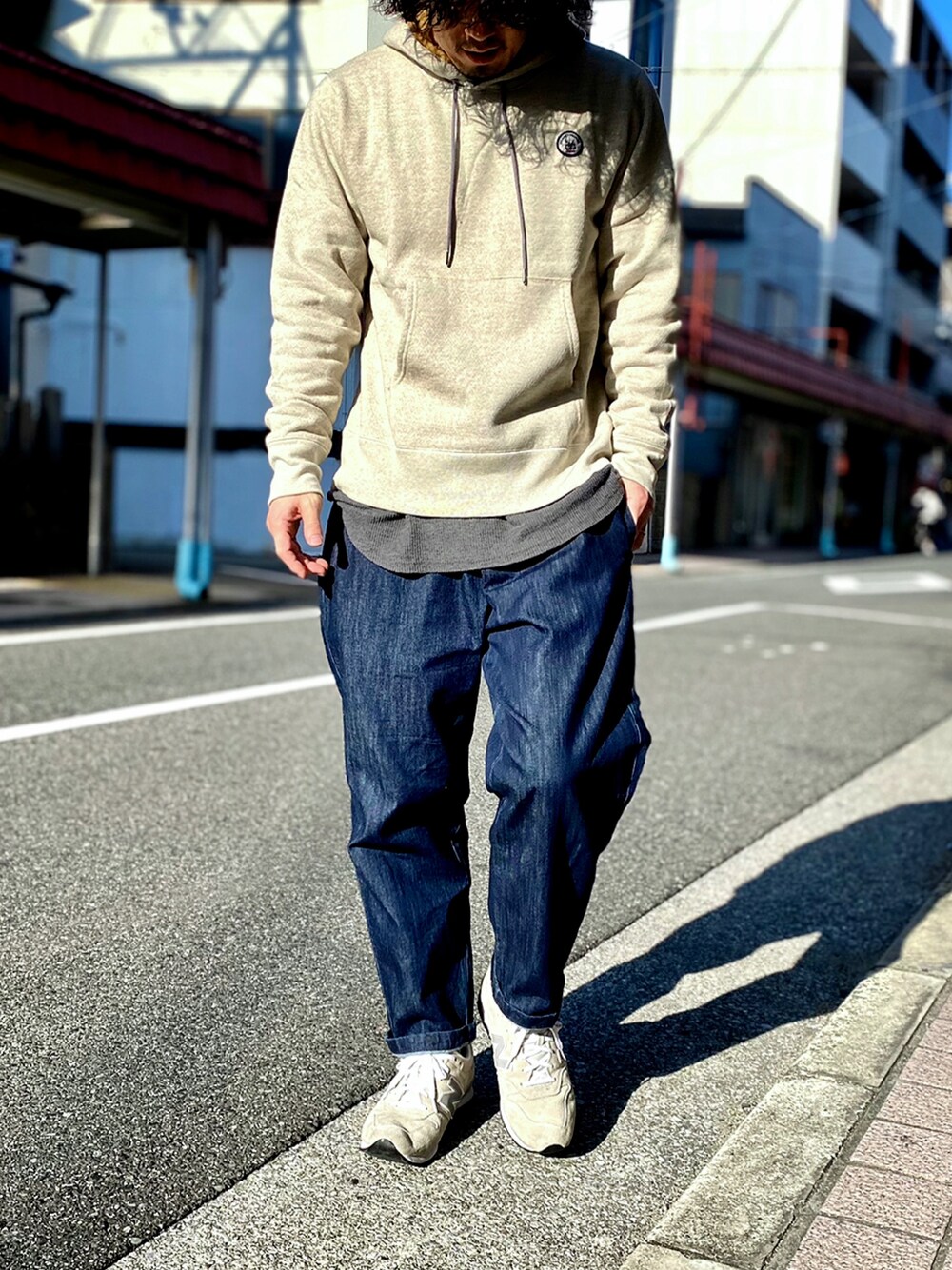 「BRANCHWORKS、ブランチワークス、MONO-MART、モノマート、ジーユー、ジーユーコーデ、GU、GUコーデ、New Balance、new balance 996、シェフパンツ、パーカー、パーカーコーデ、アメカジ、アメカジコーデ」｜「Branchworksのアイテム（パーカー、ベージュ系）」を使った、KEITA(ΦωΦ)さん（メンズ・182cm）の冬コーディネートの1枚目の写真