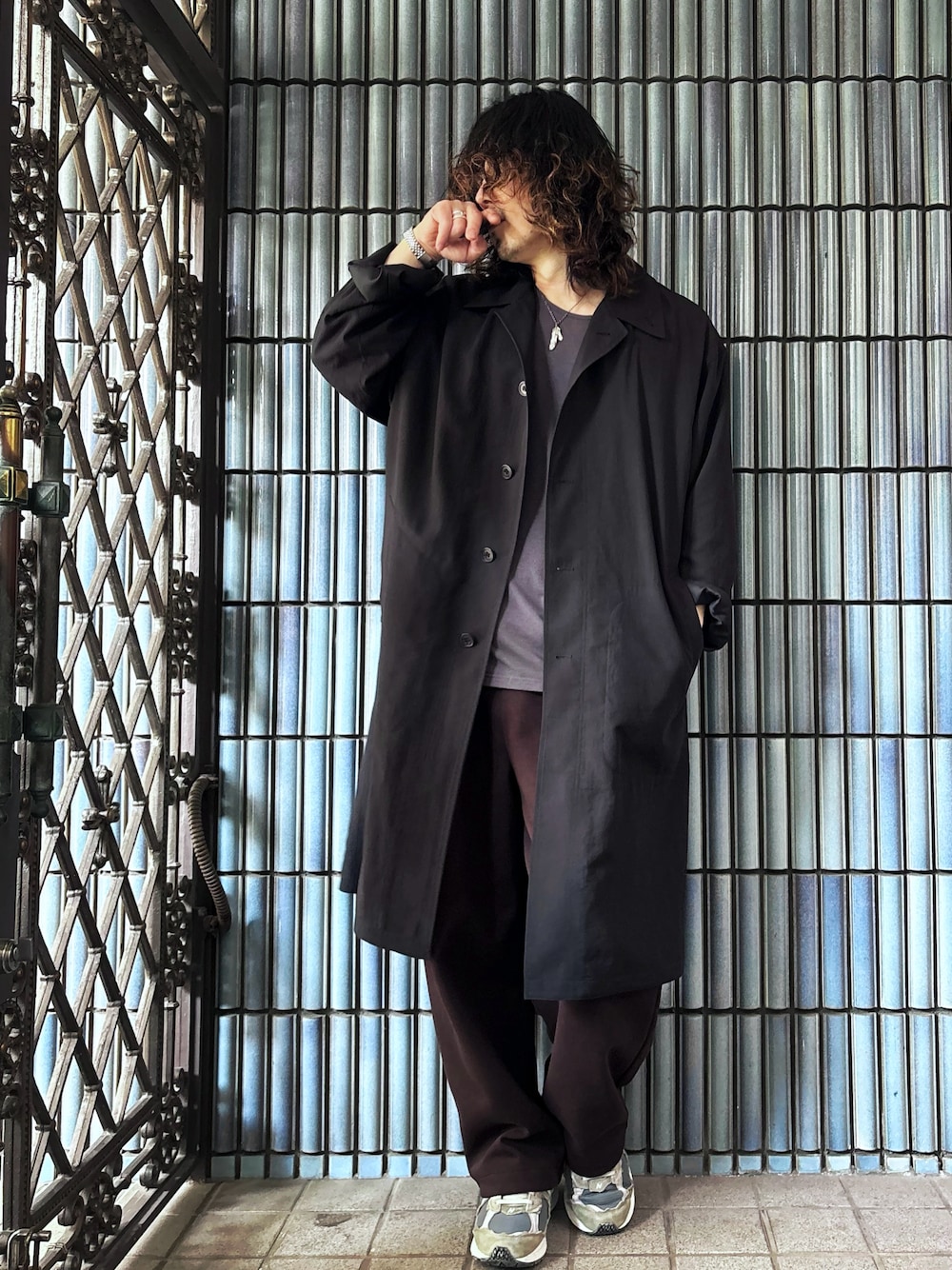 「春めき満開コーデ、UNIQLO U、ユニクロユー、ユニクロU、ユニクロだらけ、オーバーサイズステンカラーコート、ステンカラーコート、スプリングコート、ユニクロC、UNIQLO C、UNIQLO+J、スウェットワイドパンツ、+J、ROLEX、ロレックス」｜「Uniqlo Uのオーバーサイズステンカラーコート（ステンカラーコート、ブラック系）」を使った、KEITA(ΦωΦ)さん（メンズ・182cm）の春コーディネートの1枚目の写真