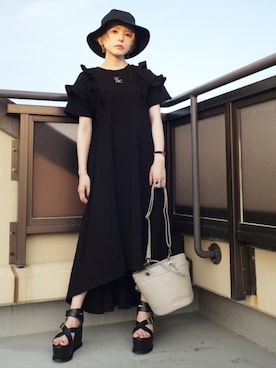 「EATME」｜「アイテム（帽子）」を使った、益若つばささん（レディース・150cm）の秋コーディネート