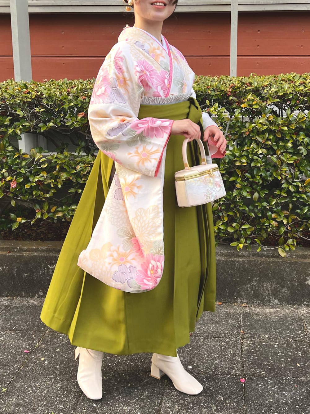 「春、卒業式、卒業式コーデ、卒業袴、袴、卒業式袴、着物コーデ、着物女子、着物」｜「JUNOAHのスクエアトゥフェイクレザーショートブーツ（ブーツ、ホワイト系）」を使った、ringo🍎さん（レディース・157cm）の春コーディネートの1枚目の写真