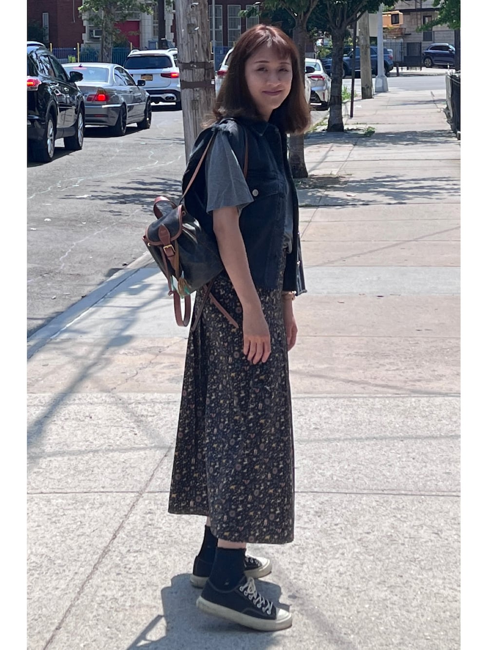 「summer style、skirt、sneakers、AcneStudios、celine、Tshirts、casual、citygirl、SOHO、NYC」｜「alexanderwangのアイテム（Tシャツ/カットソー、グレー系）」を使った、useecaraさん（レディース・163cm）の夏コーディネートの1枚目の写真