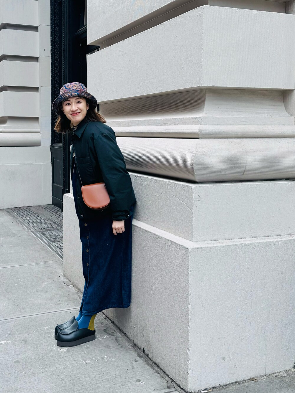 「nyc、ootd、AcneStudios、LOEWE、UNIQLO」｜「UNIQLOのアイテム（ジャケット/アウター、ブラック系）」を使った、useecaraさん（レディース・163cm）の秋コーディネートの1枚目の写真