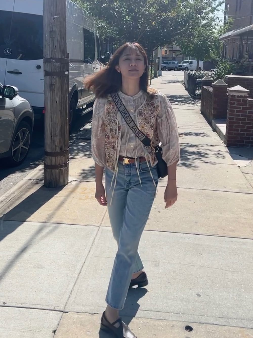 「ootd、秋、jeans、puzzle、NYC」｜「Frameのアイテム（デニムパンツ、ブルー系）」を使った、useecaraさん（レディース・163cm）の秋コーディネートの1枚目の写真