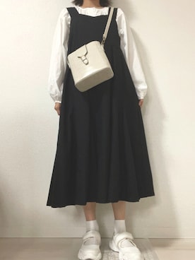 「韓国コーデ」｜「アイテム（ジャンパースカート）」を使った、みさん（レディース・160cm）の秋コーディネート