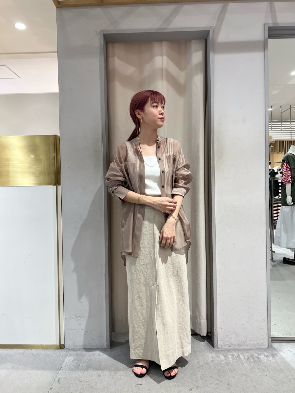 【新品タグ付】シーナリー バンドカラーオーガンジーシャツ ホワイト 新品タグ付】シーナリー バンドカラーオーガンジーシャツ