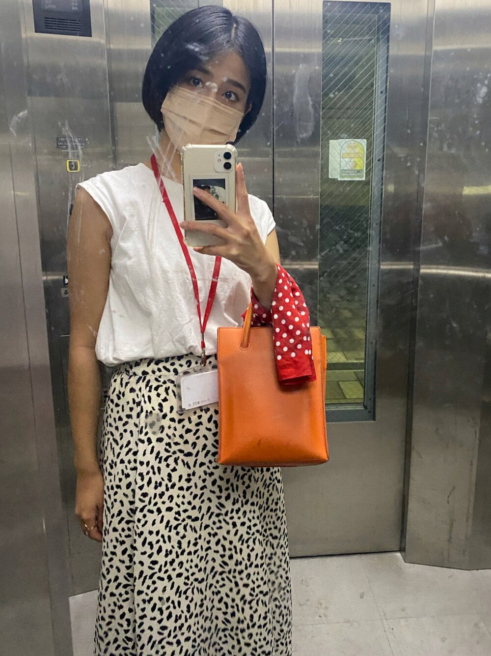 「PAGEBOYのアイテム（シャツ/ブラウス、ホワイト系）」を使った、ななせさん（レディース・160cm）の秋コーディネートの1枚目の写真