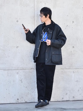 「Barbour（バブアー）のOVERSIZE WAX BEDALE（ブルゾン、ブラック系）」を使った、くるまやさん（メンズ・165cm）の秋コーディネート