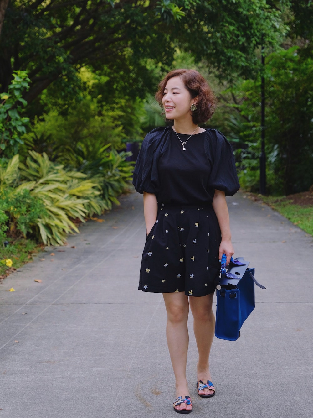 「daily look、date style♡、ootd、outfit、weekend、大人コーデ、今日のコーデ、HERMES、holiday」｜「FRAY I.Dのアイテム（Tシャツ/カットソー、ブラック系）」を使った、自然卷tutuさん（レディース・160cm）の秋コーディネートの1枚目の写真