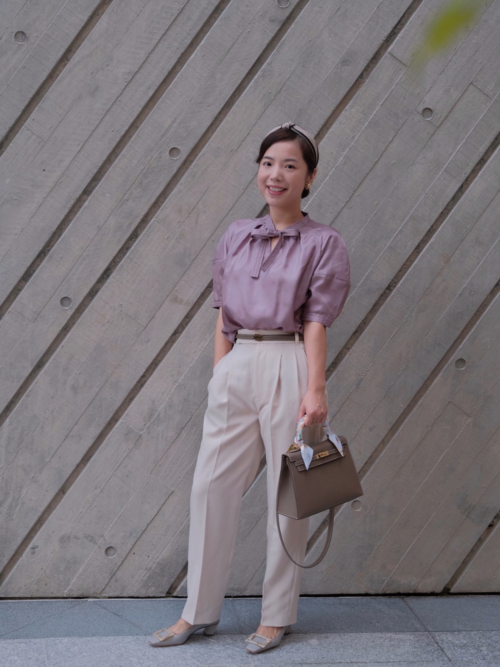 「夏コーデ、大人カジュアル、低身長、daily look、date style♡、ootd、outfit、outfitoftheday、kellyootd、fashion」｜「HERMESのアイテム（バッグ、グレー系）」を使った、自然卷tutuさん（レディース・160cm）の夏コーディネートの1枚目の写真