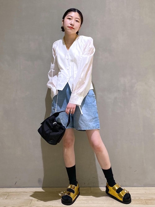 ADAM ET ROPE' 心斎橋PARCOhiroさんのサンダル「ダブルバックルプラットフォームサンダル(ADAM ET ROPE'|アダムエロペ)」を使ったコーディネート