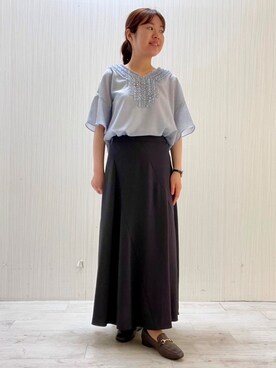「UNTITLED（アンタイトル）の【接触冷感/通気性/洗える】Vネックフリルブラウス（シャツ/ブラウス、ブルー系）」を使った、world20102568さん（レディース）の夏コーディネート