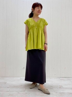 「UNTITLED（アンタイトル）の【コットン100/洗える/トレンド】シャーリングブラウス（シャツ/ブラウス、グリーン系）」を使った、world20102568さん（レディース）の夏コーディネート