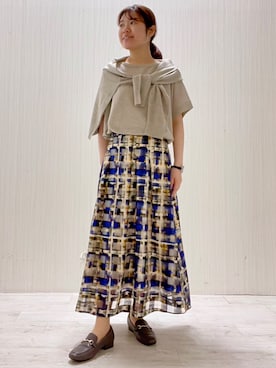 「UNTITLED（アンタイトル）の【アンサンブル可/品のある透け感】Tシャツ風ニットトップス（ニット/セーター、ベージュ系）」を使った、world20102568さん（レディース）の夏コーディネート