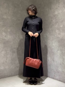「ORCIVAL（オーシバル）のORCIVAL　MOCK NECK CARDIGAN（カーディガン/ボレロ、ブラック系）」を使った、涼花さん（レディース・168cm）の秋コーディネート