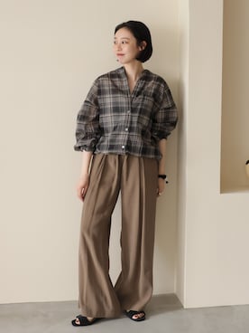 「JOURNAL STANDARD relume（ジャーナルスタンダード　レリューム）のフィブリルインタックイージーパンツ（その他パンツ、ベージュ系）」を使った、miyuuさん（レディース・148cm）の夏コーディネート