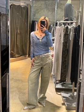 「WHO'S WHO gallery（フーズフーギャラリー）のEYELET LOW RISE DENIM /アイレットローライズデニム（デニムパンツ、ブルー系）」を使った、shi131hoさん（レディース・158cm）の春コーディネート