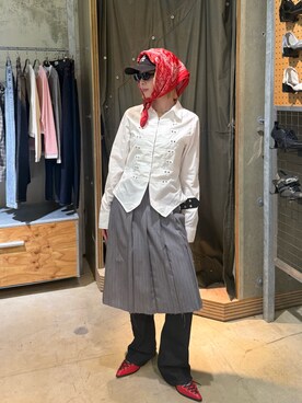 「WHO'S WHO gallery（フーズフーギャラリー）のダブルベルトミディプリーツスカート（スカート、グレー系）」を使った、shi131hoさん（レディース・158cm）の春コーディネート
