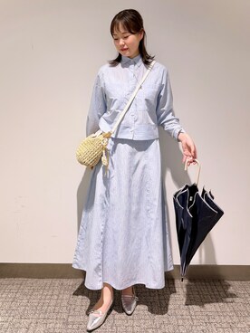 「アイテム（長傘、ブルー系）」を使った、みーさん（レディース・162cm）の春コーディネート