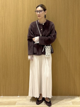 「アイテム（アクセサリー、ピンク系）」を使った、たけねぇさん（レディース・163cm）の秋コーディネート