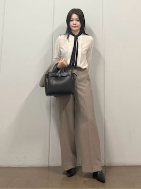 「アイテム（スーツジャケット、ブラウン系）」を使った、mizukiさん（レディース・165cm）の秋コーディネート