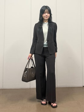 「アイテム（ノーカラージャケット、グレー系）」を使った、mizukiさん（レディース・165cm）の夏コーディネート