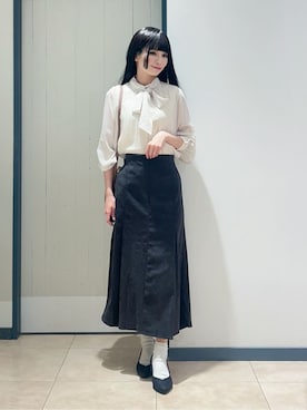 「grove（グローブ）のシアーストライプボウタイブラウス（シャツ/ブラウス、ホワイト系）」を使った、yukinoさん（レディース・156cm）の秋コーディネート
