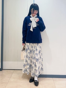 「grove（グローブ）のプレッピーロゴ裏起毛スウェット（スウェット、ブルー系）」を使った、yukinoさん（レディース・156cm）の冬コーディネート