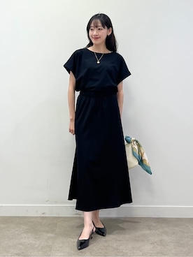 「UNTITLED（アンタイトル）の【手洗い／58cm正方形】ベルトプリントスカーフ（ストール/ショール、ブルー系）」を使った、kaba0913さん（レディース）の秋コーディネート